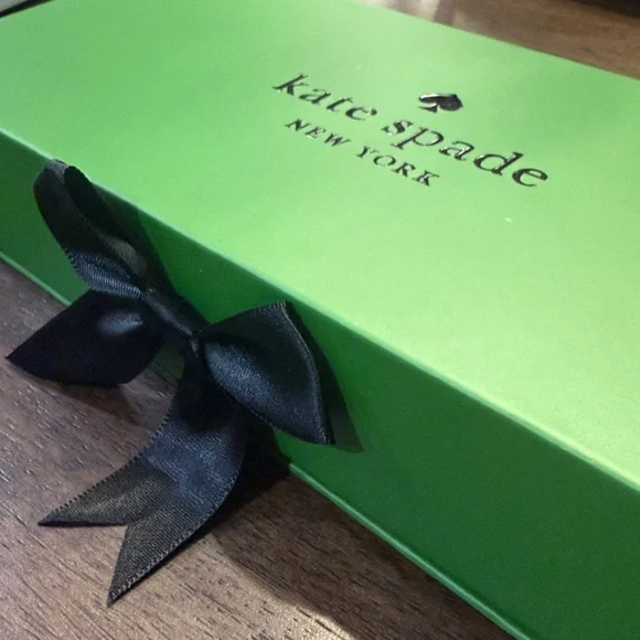 NWT! ♠️ kate spade 3-pair gift set cozy low socks. Limited edition KS gift box! - Picture 13 of 13